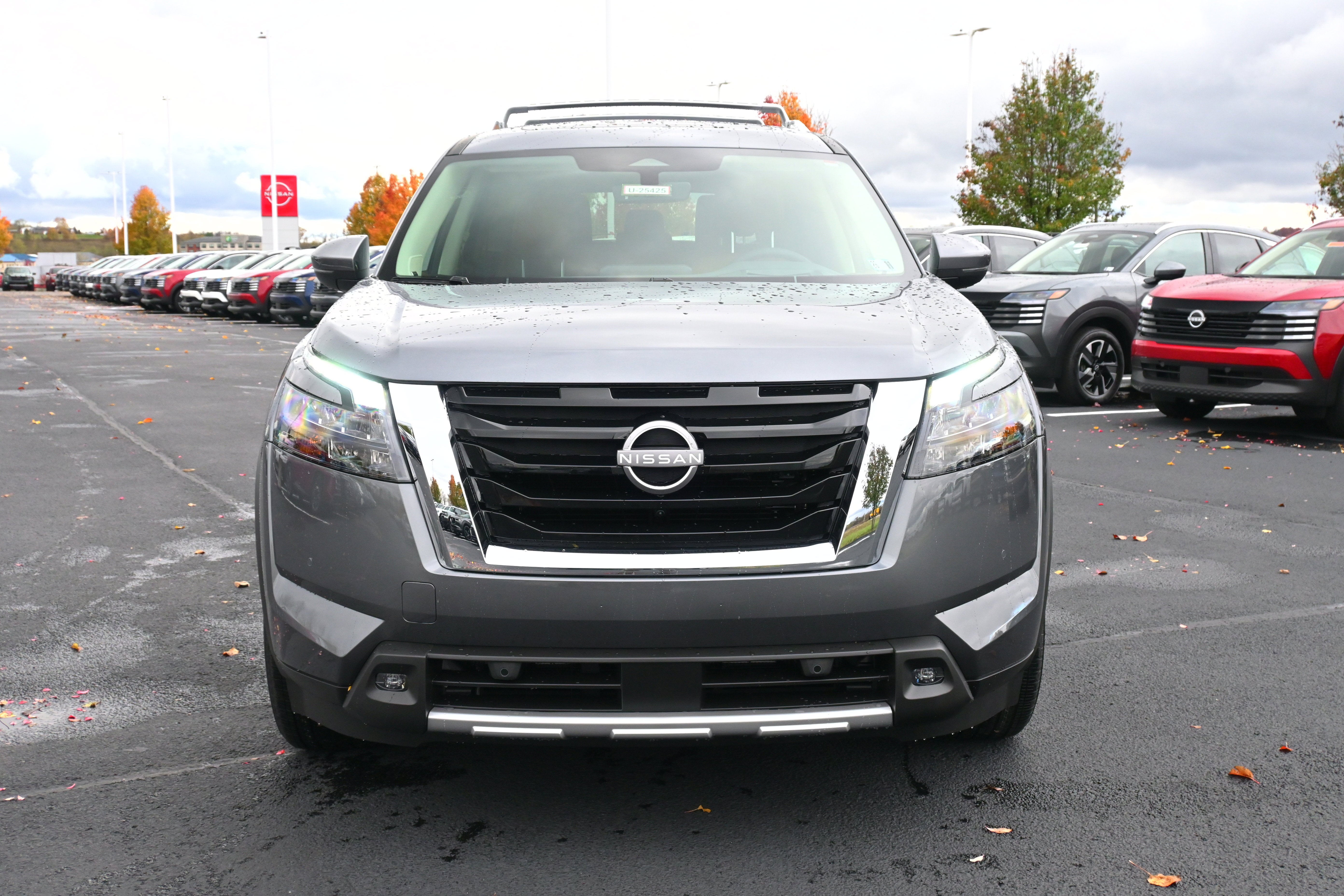 2025 Nissan Pathfinder Platinum