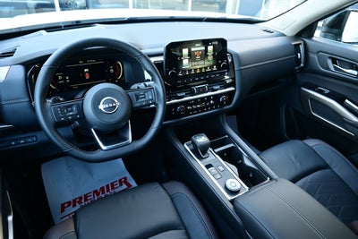 2025 Nissan Pathfinder Platinum