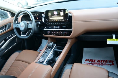 2025 Nissan Pathfinder Platinum