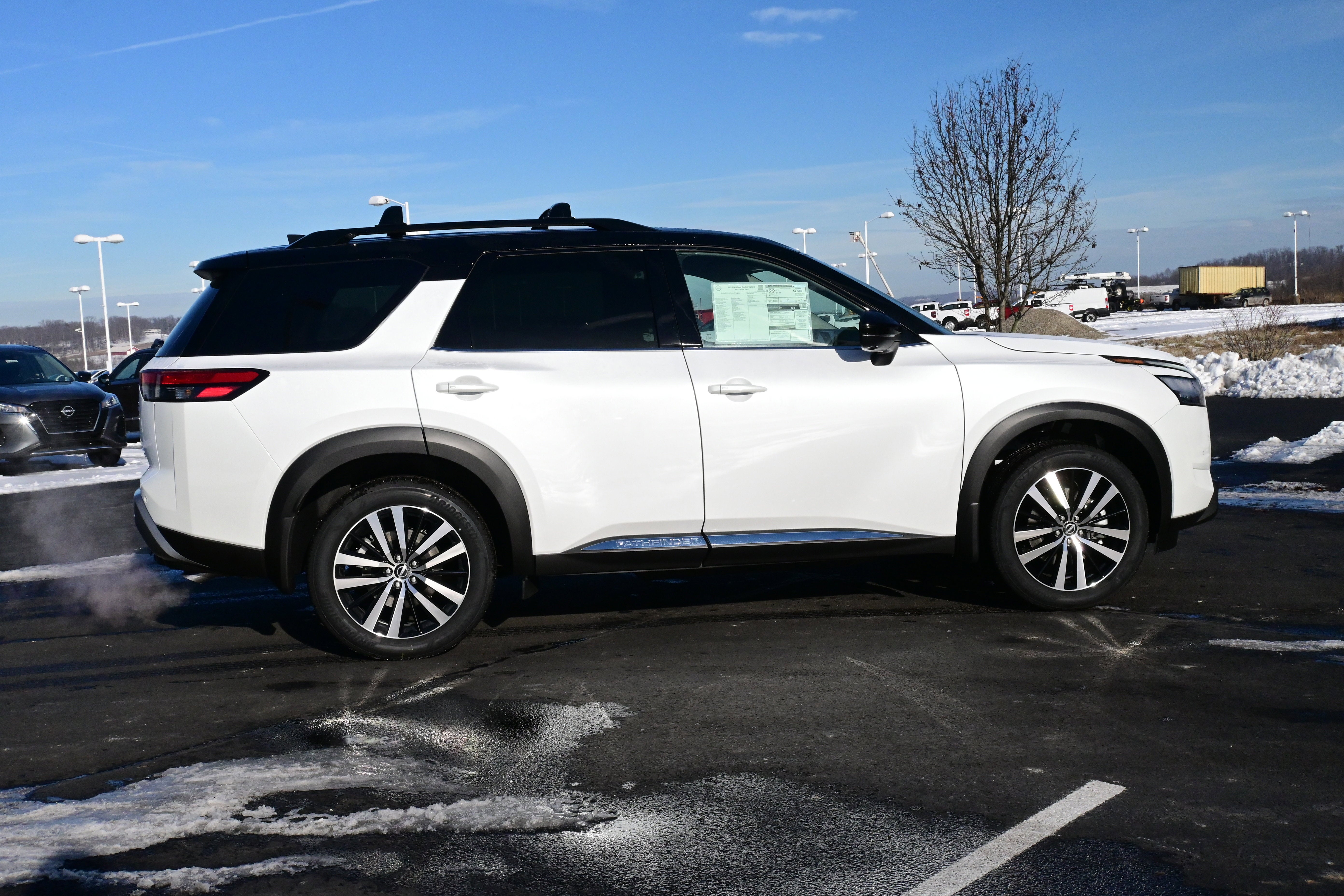 2025 Nissan Pathfinder Platinum