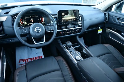 2025 Nissan Pathfinder Platinum