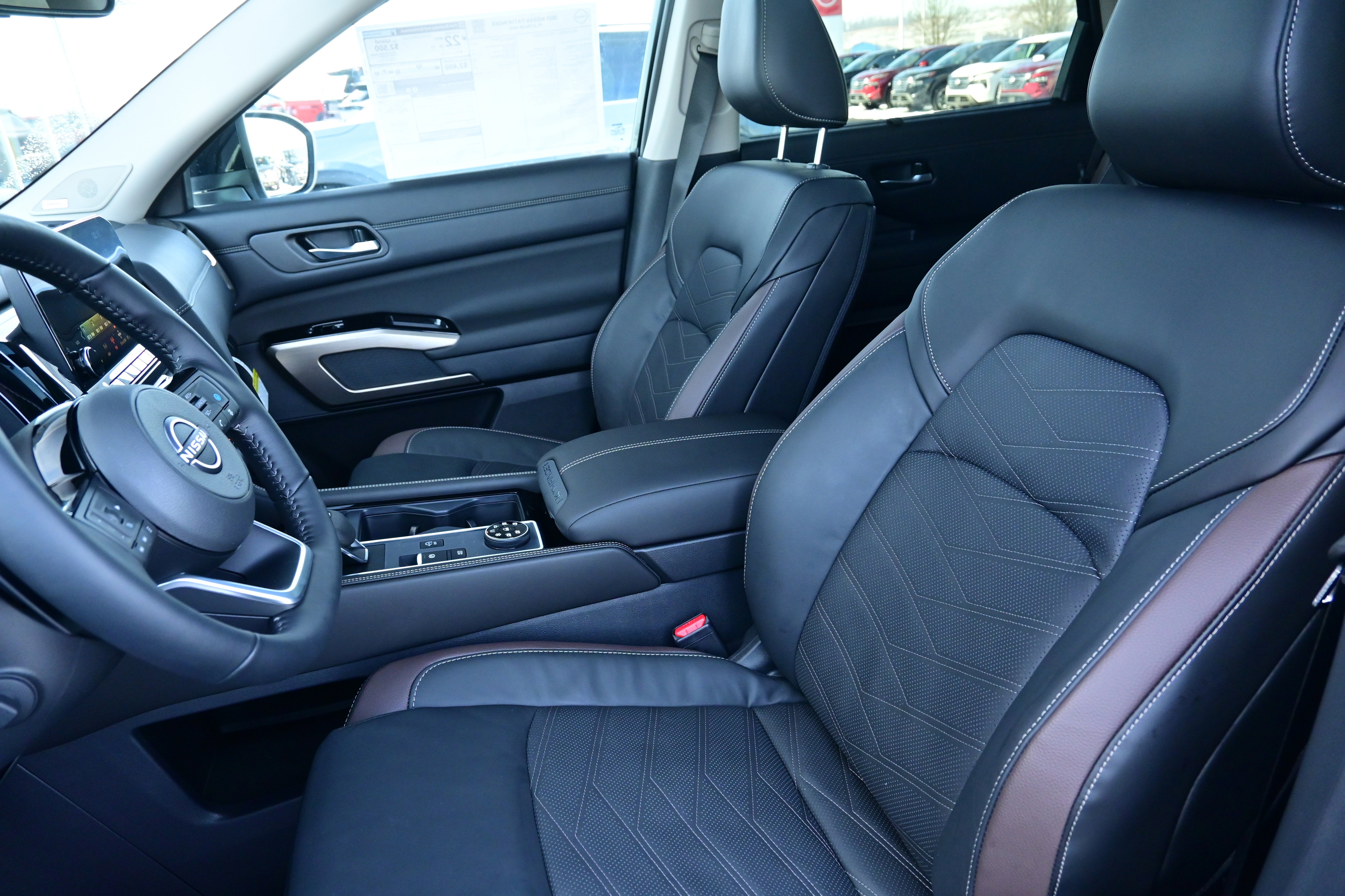 2025 Nissan Pathfinder Platinum