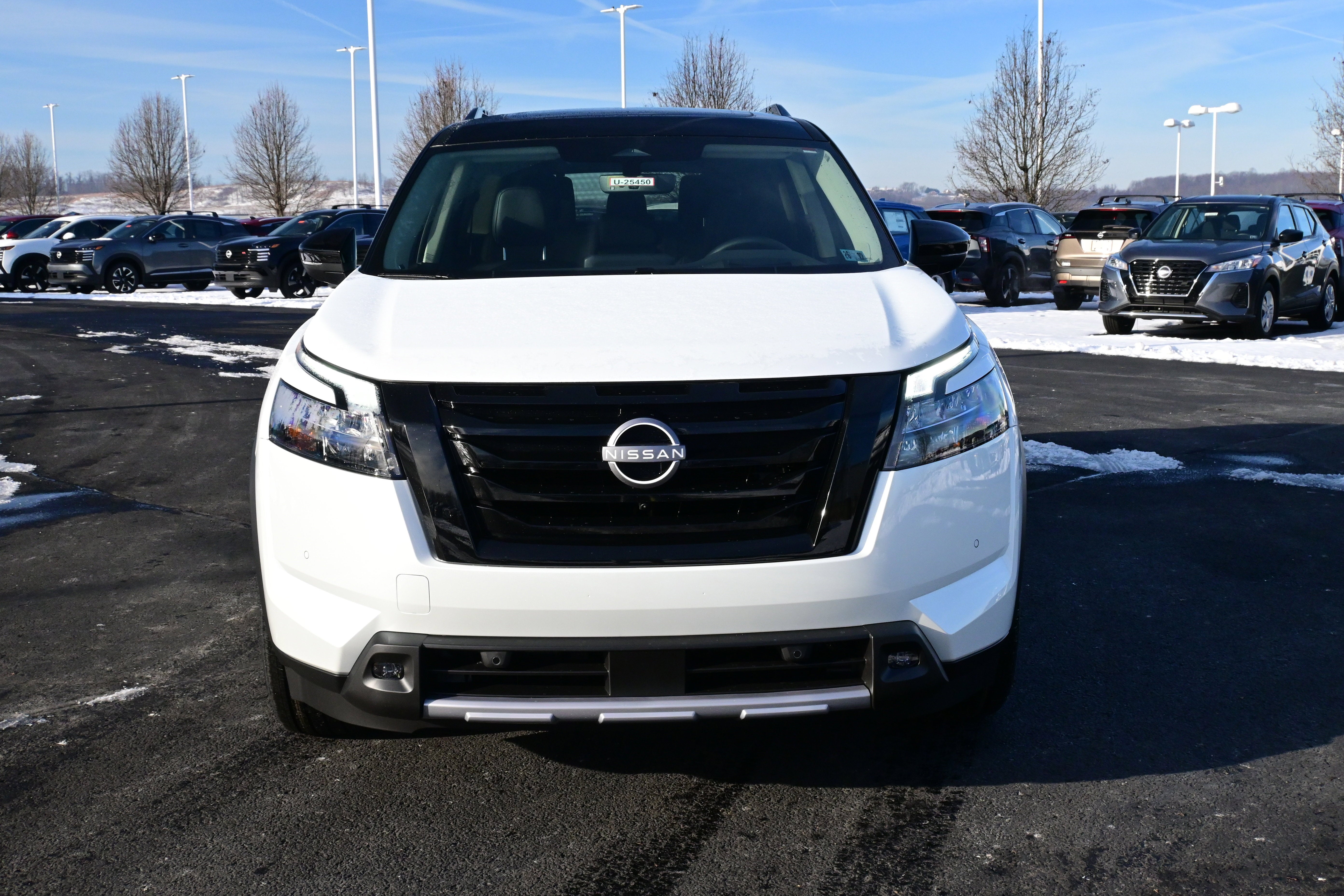 2025 Nissan Pathfinder Platinum