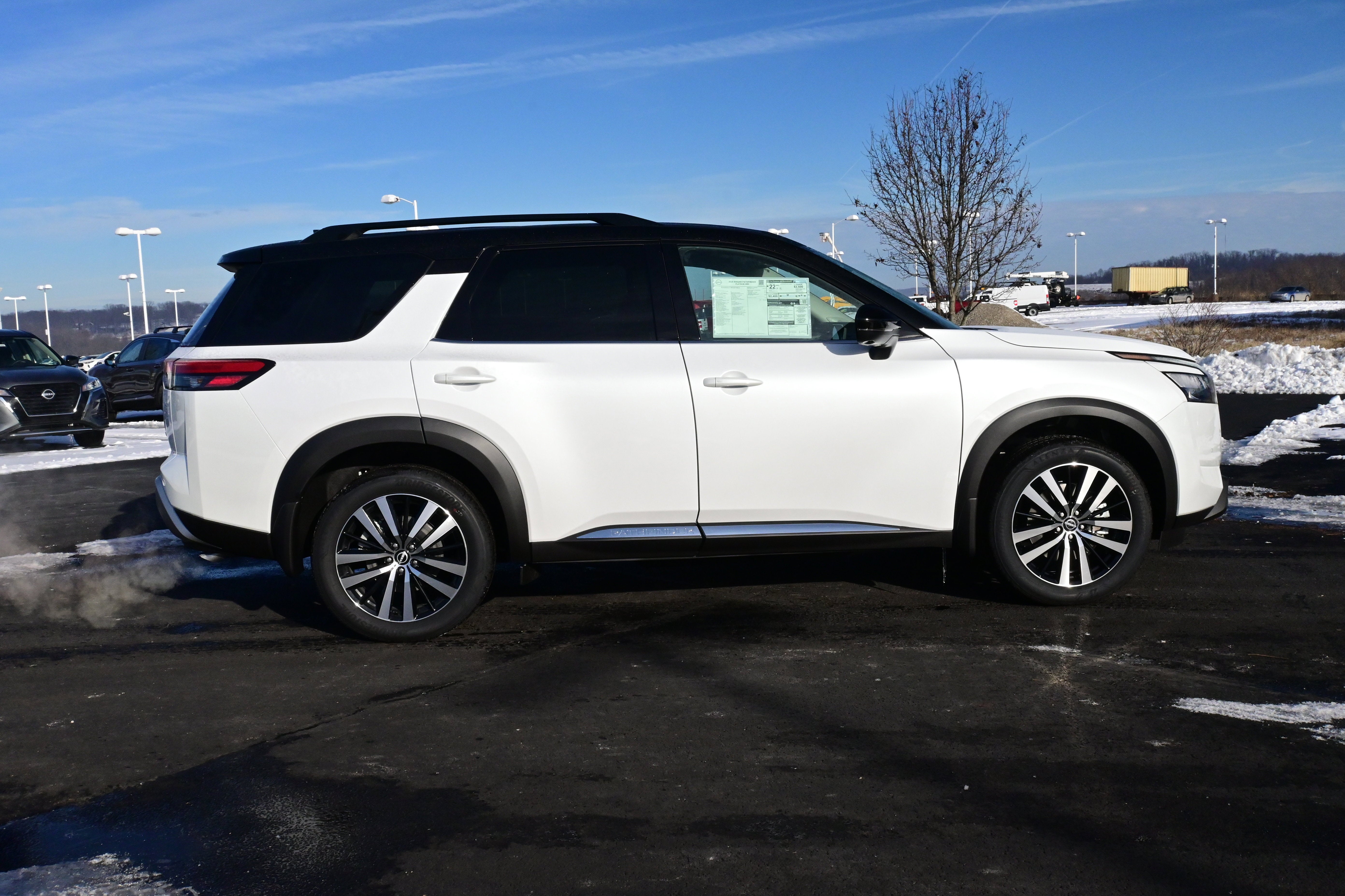 2025 Nissan Pathfinder Platinum