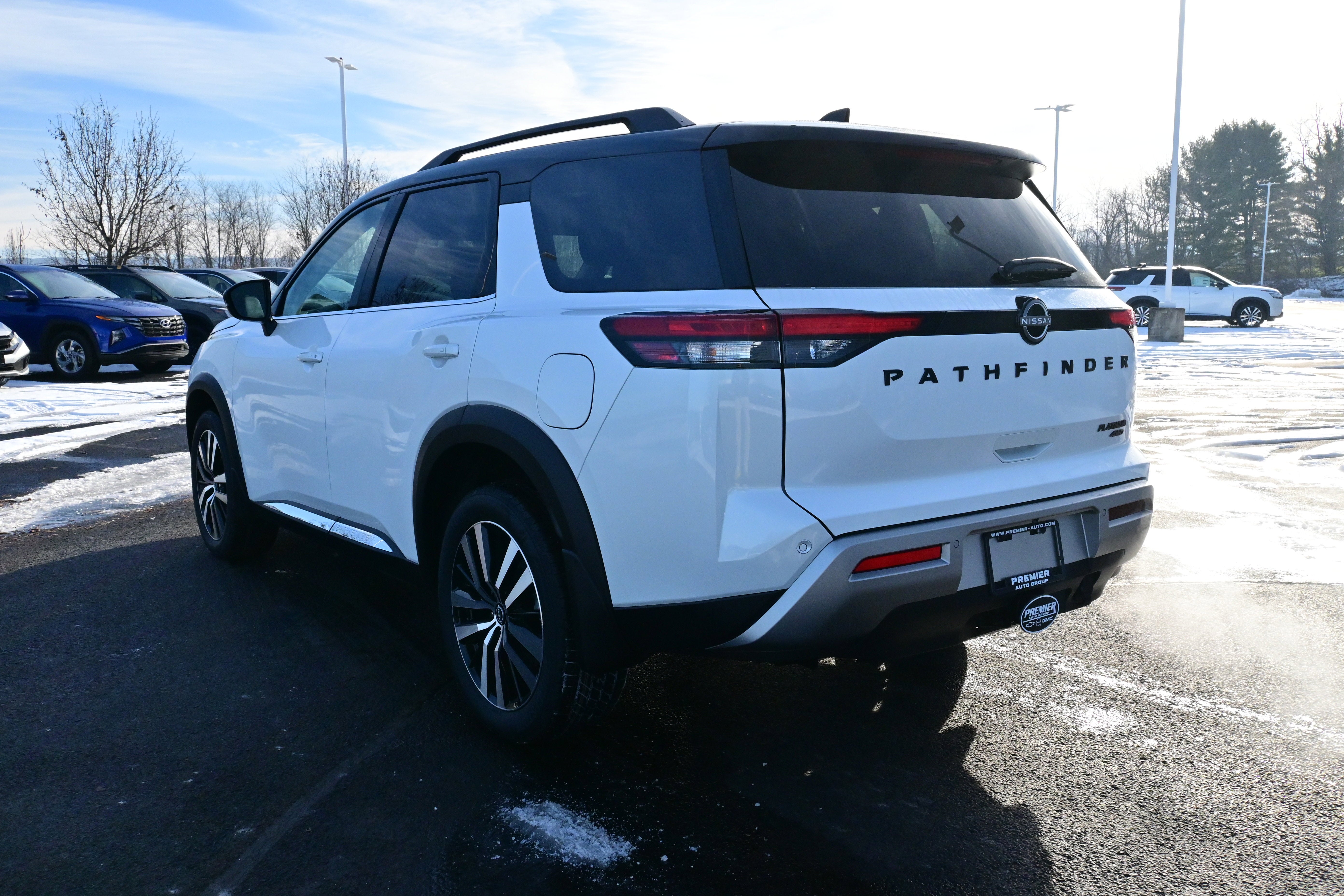 2025 Nissan Pathfinder Platinum