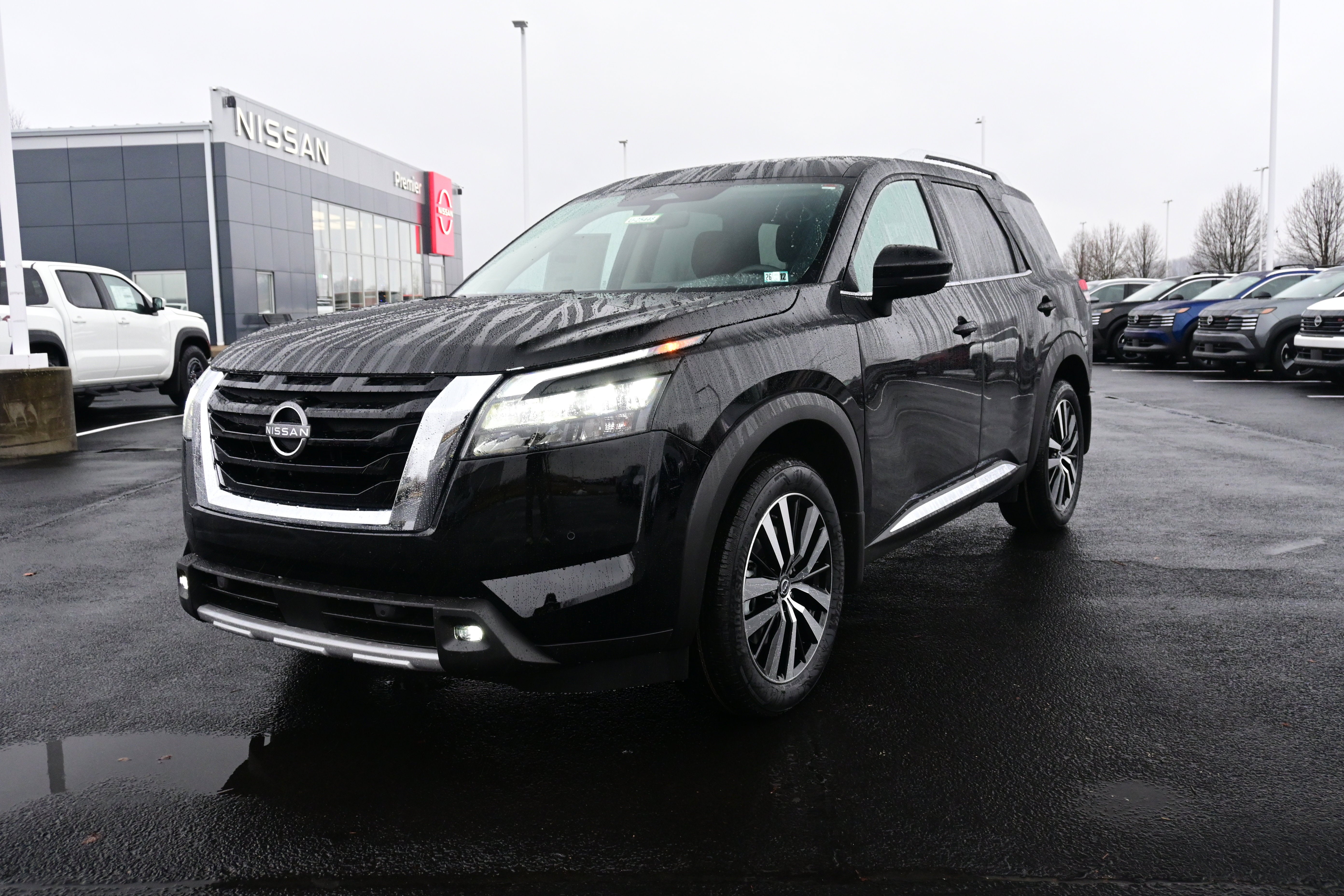 2025 Nissan Pathfinder Platinum