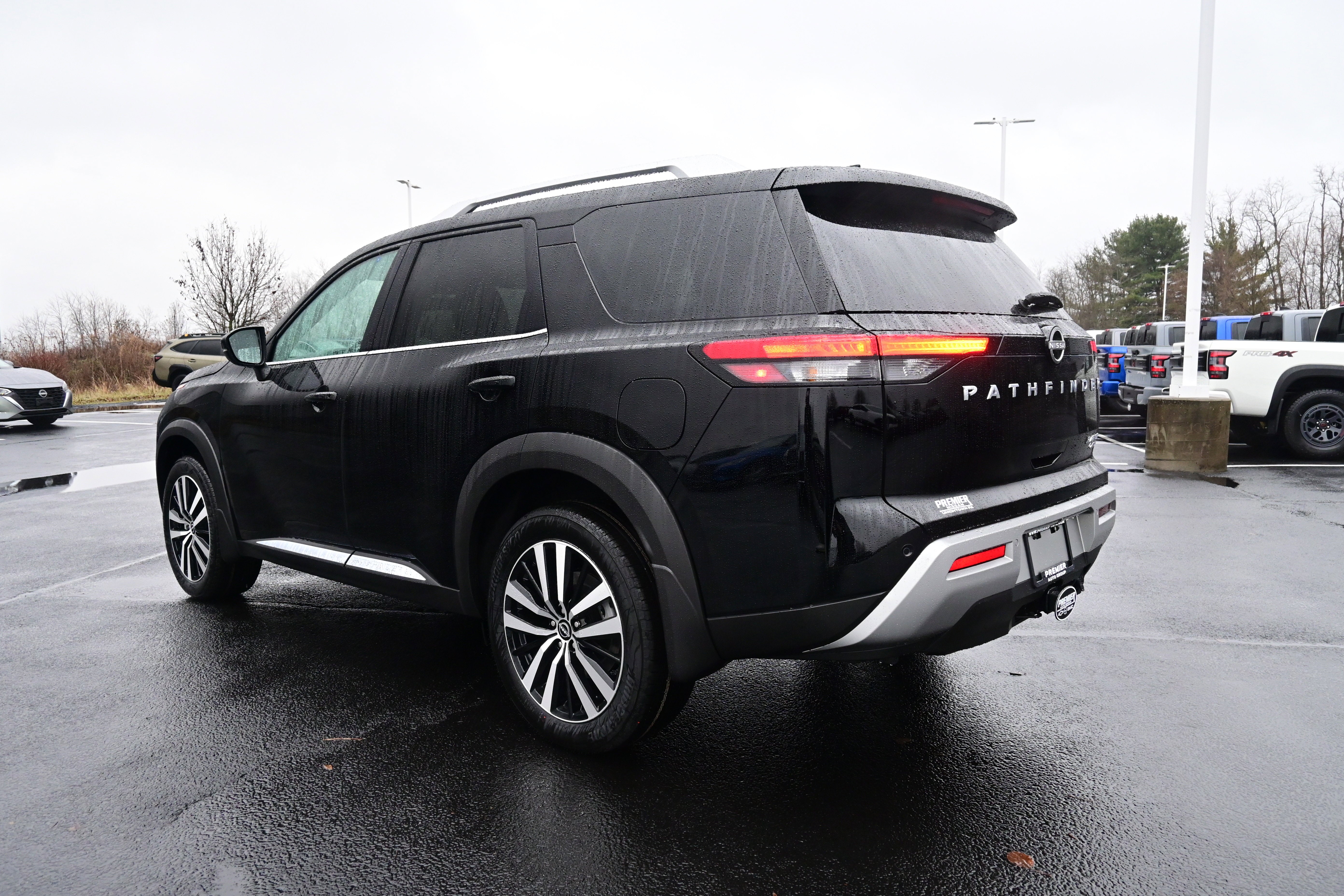 2025 Nissan Pathfinder Platinum