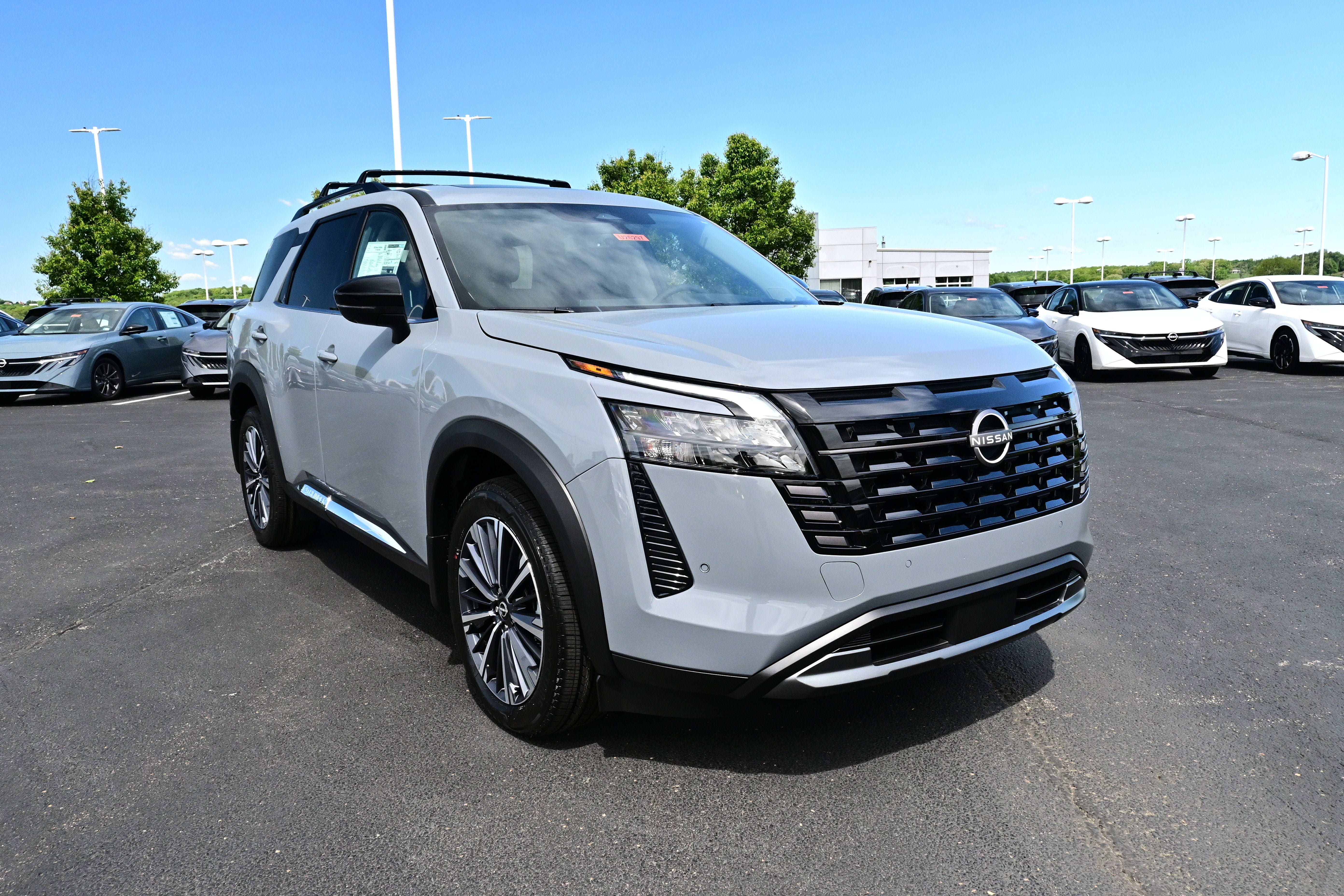 2026 Nissan Pathfinder Platinum