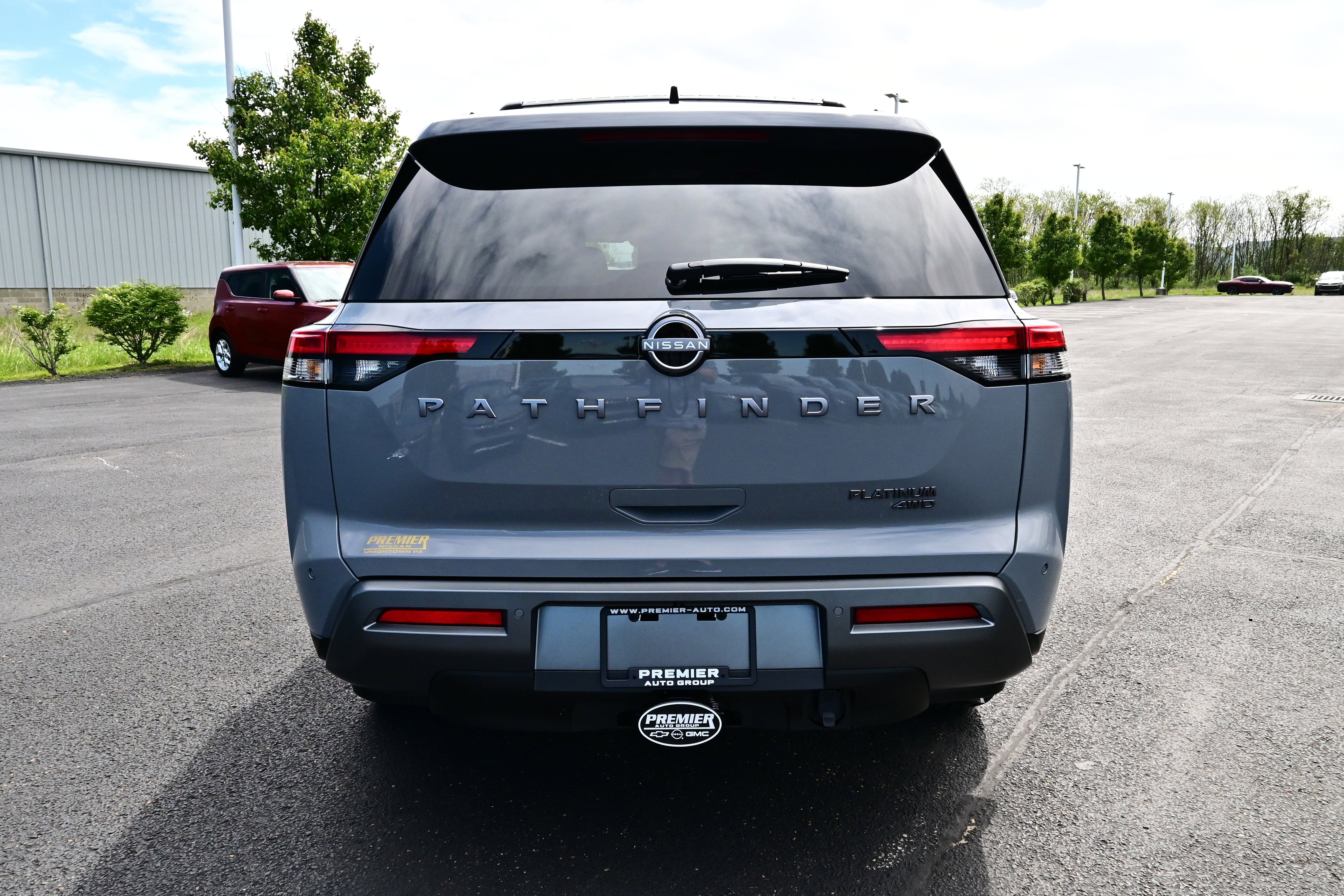 2026 Nissan Pathfinder Platinum