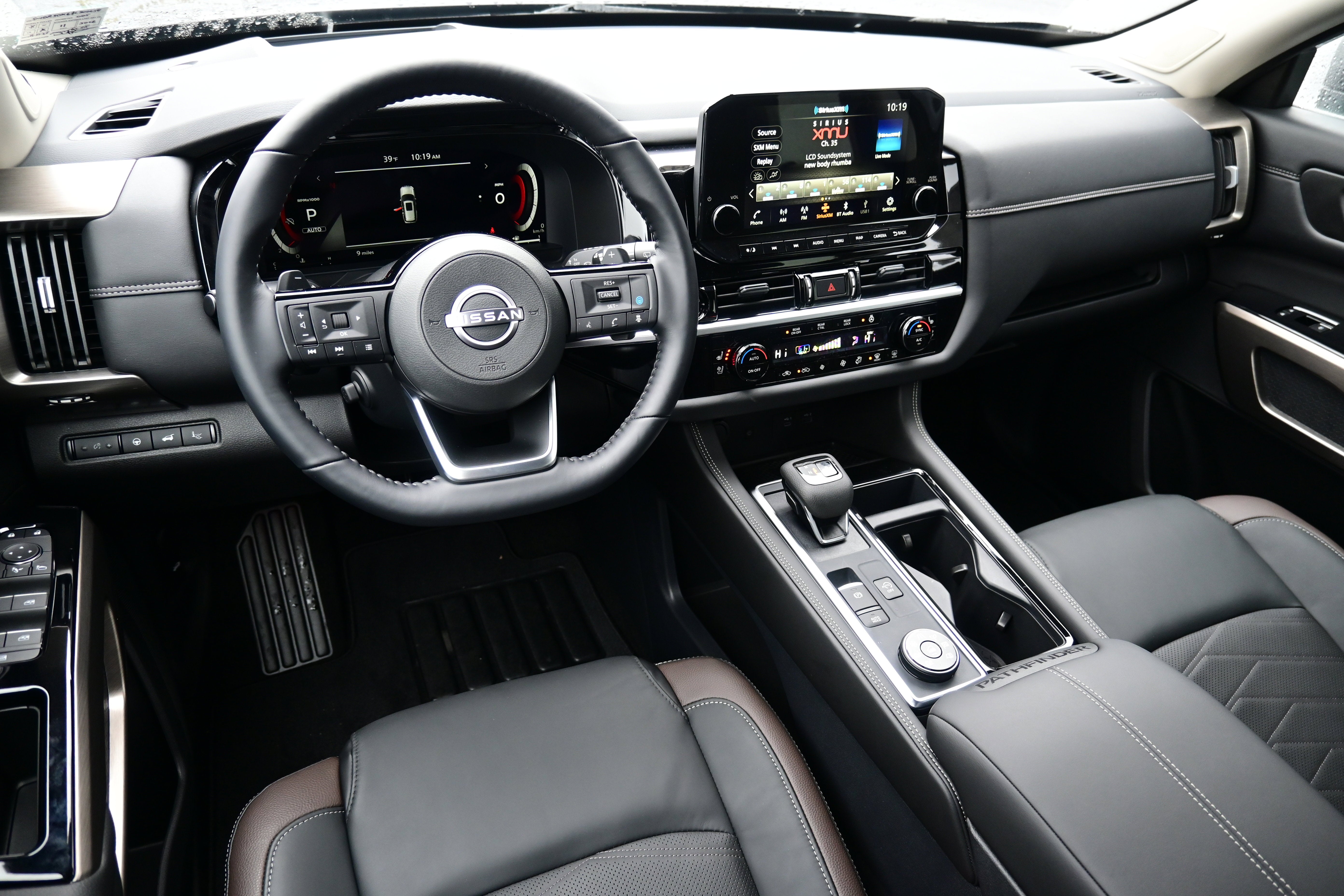 2025 Nissan Pathfinder Platinum