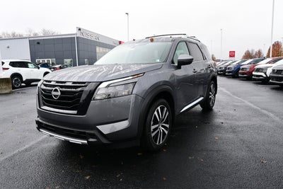 2025 Nissan Pathfinder Platinum