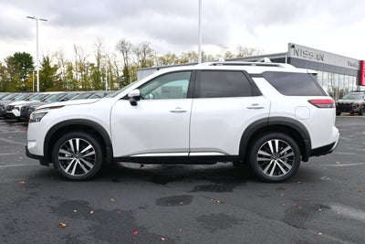 2025 Nissan Pathfinder Platinum