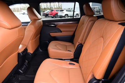 2023 Toyota Highlander Platinum