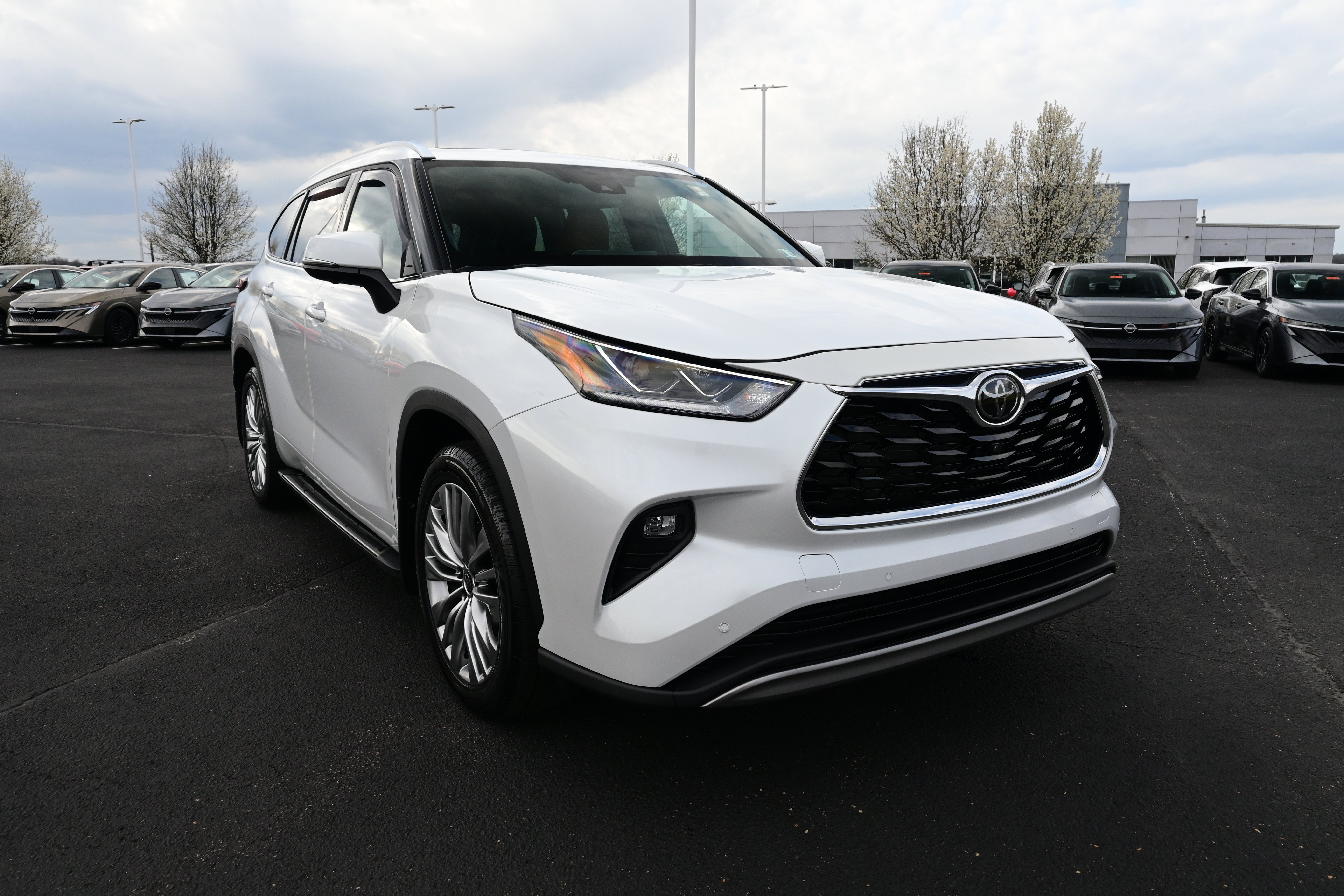 2023 Toyota Highlander Platinum